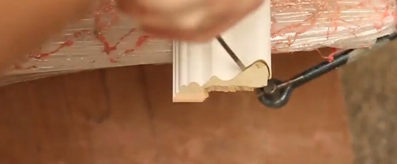 scribing picture rail
